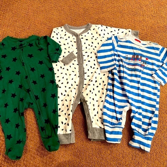 Bundle of 3 0-3 Months One piece Pajamas - Picture 1 of 5